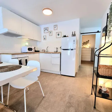 Apartment Beach 1 *