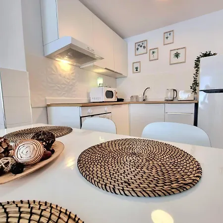 Beach 1 Apartment