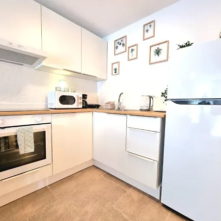 Apartment Beach 1 *